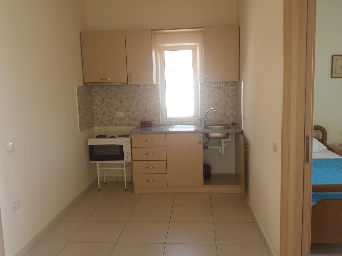 Afroditi'S View Himare Exterior photo
